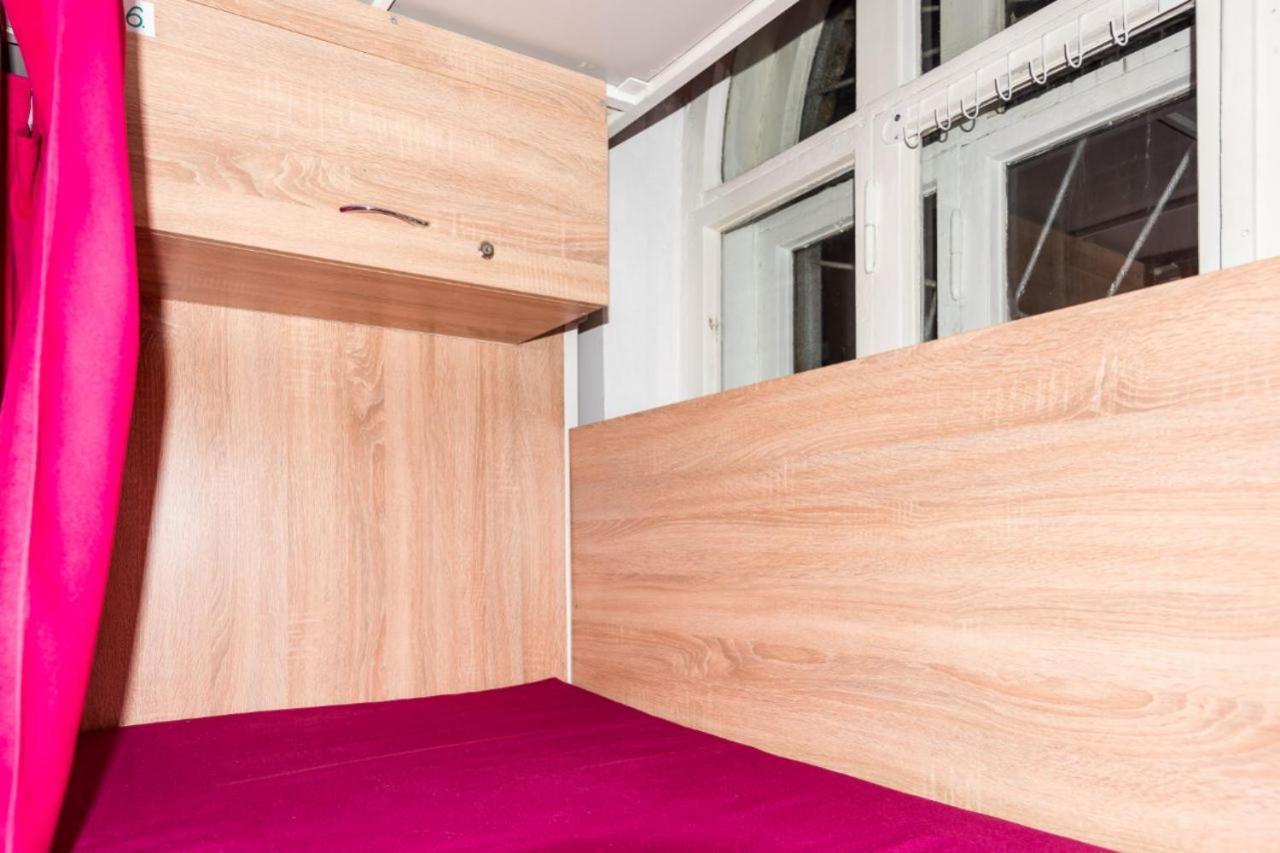 Hostel Capsule Киев Экстерьер фото
